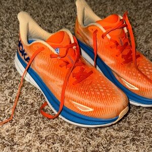 Hoka Clifton 9’s women’s shoe